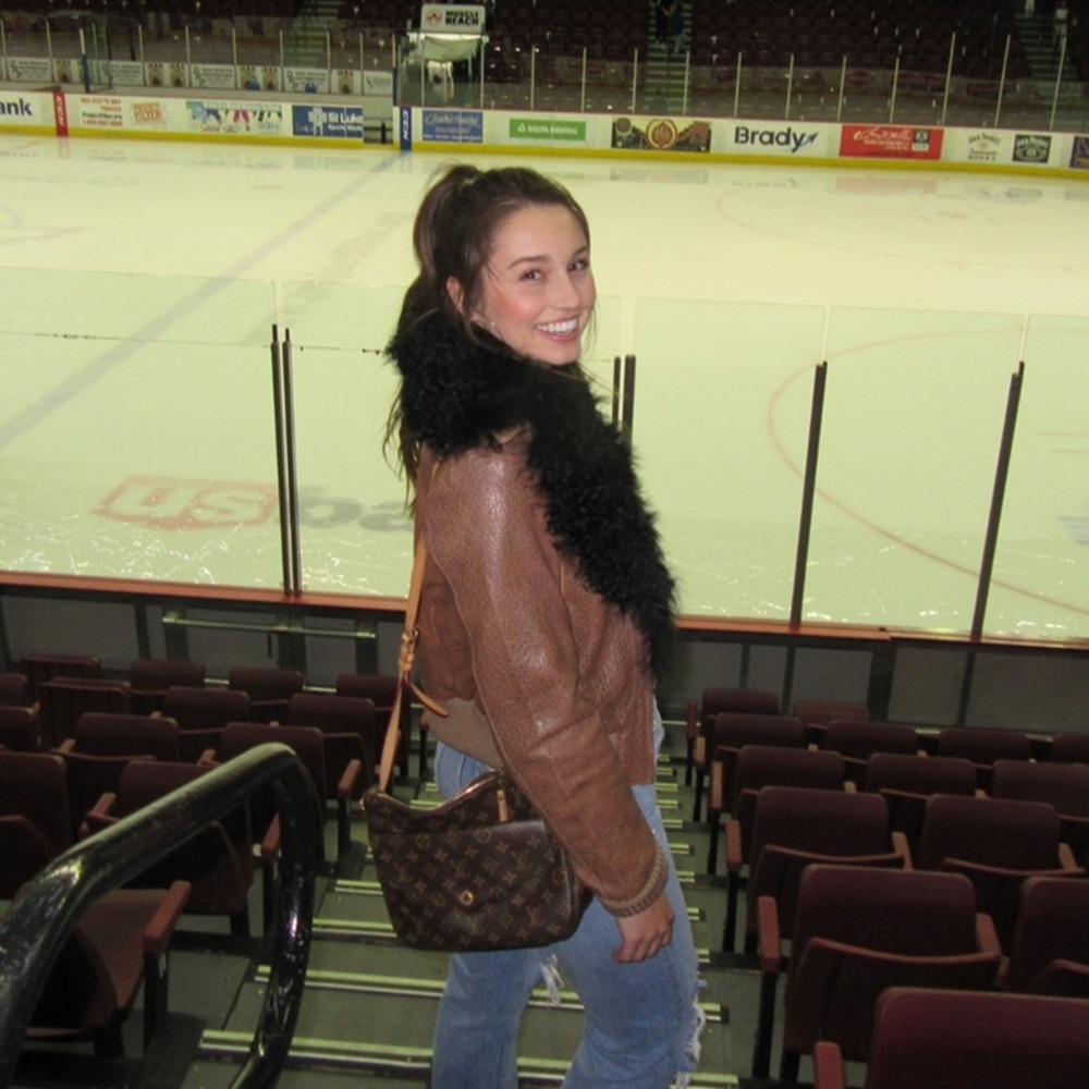 Meet your Posher, Carly